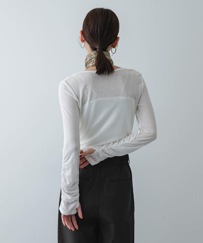 U領 織標設計 透紗上衣