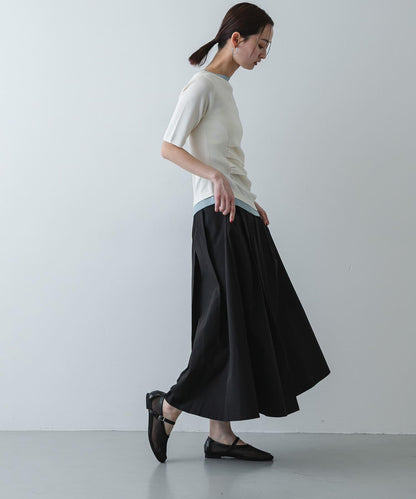 褶襉蓬鬆半身裙