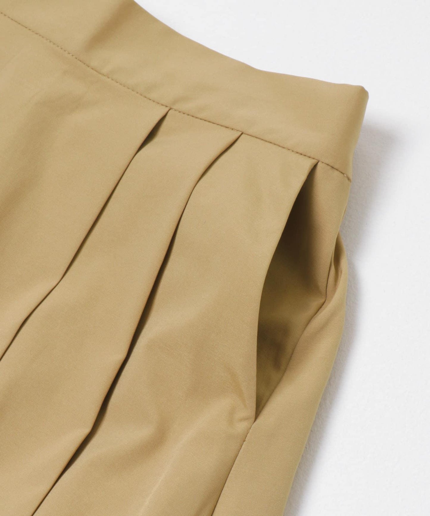 褶襉蓬鬆半身裙