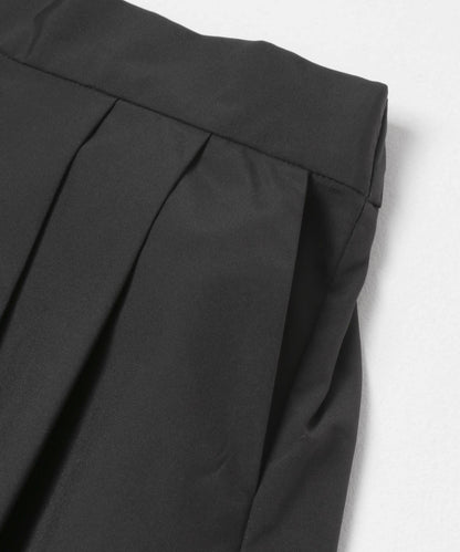 褶襉蓬鬆半身裙