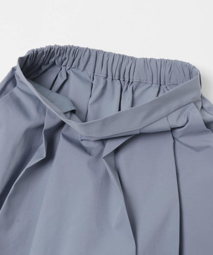 褶襉蓬鬆半身裙