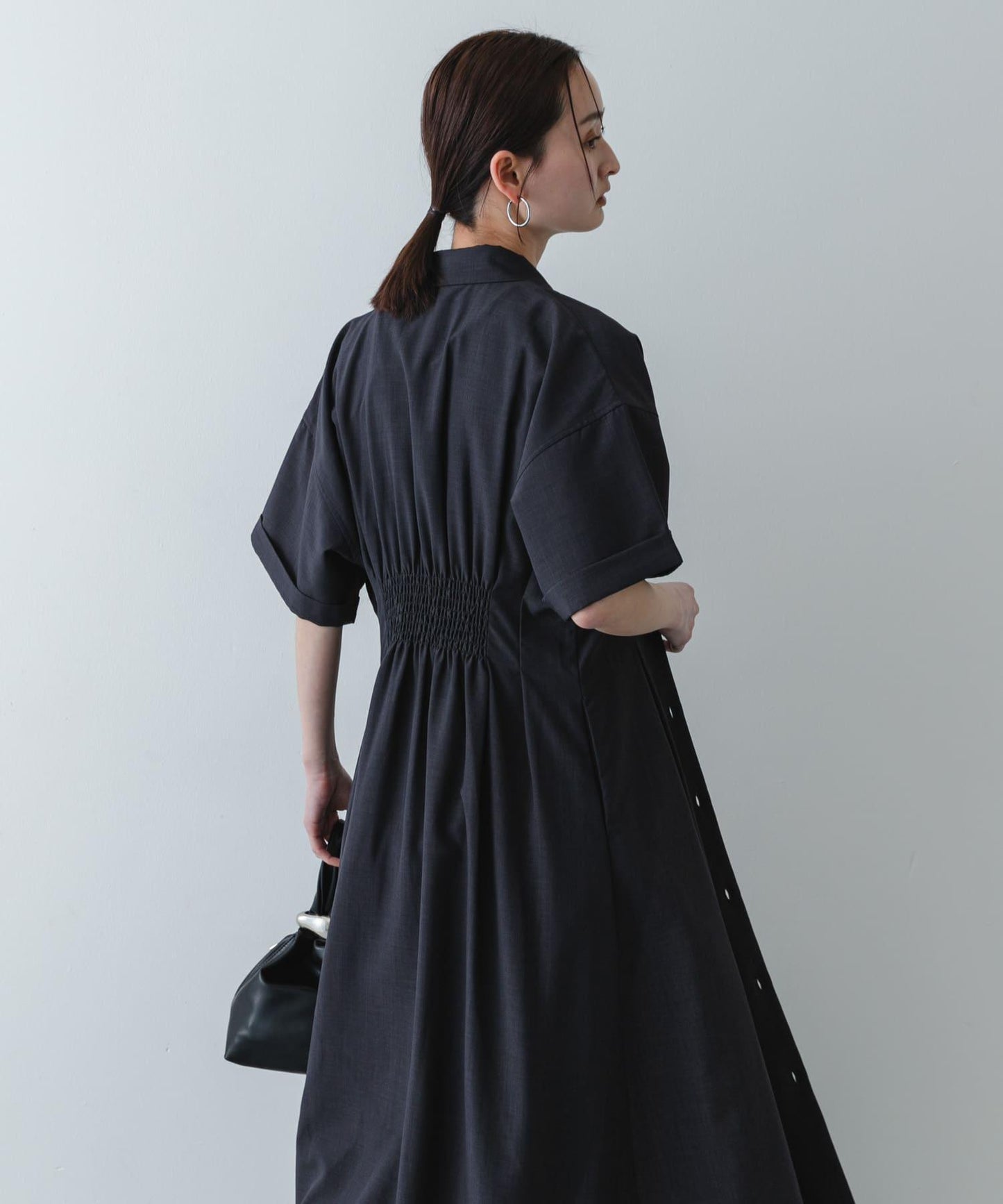 UR TECH DRYLUXE 亞麻感連衣裙