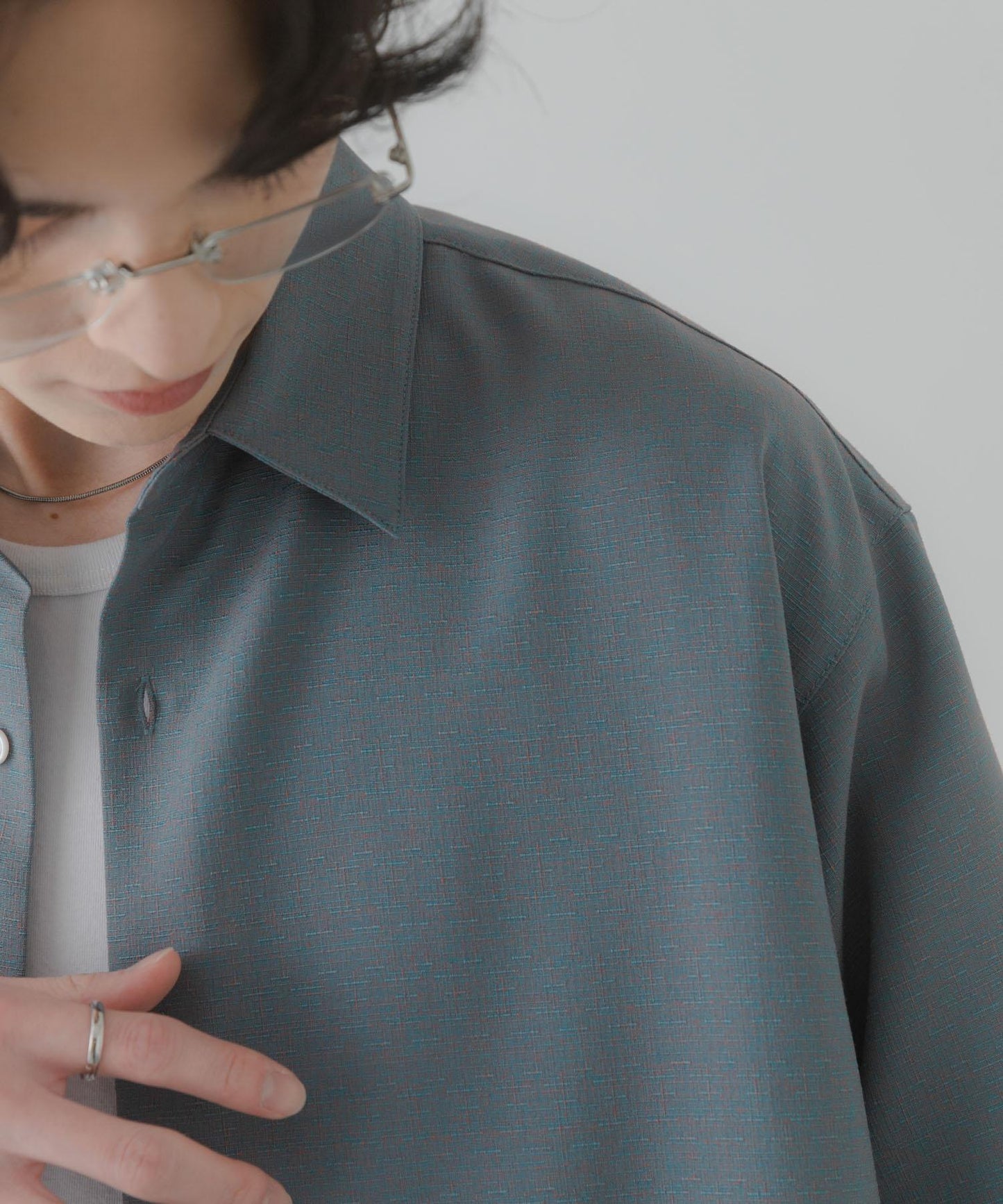 彩色粗節紋 標準領設計 襯衫