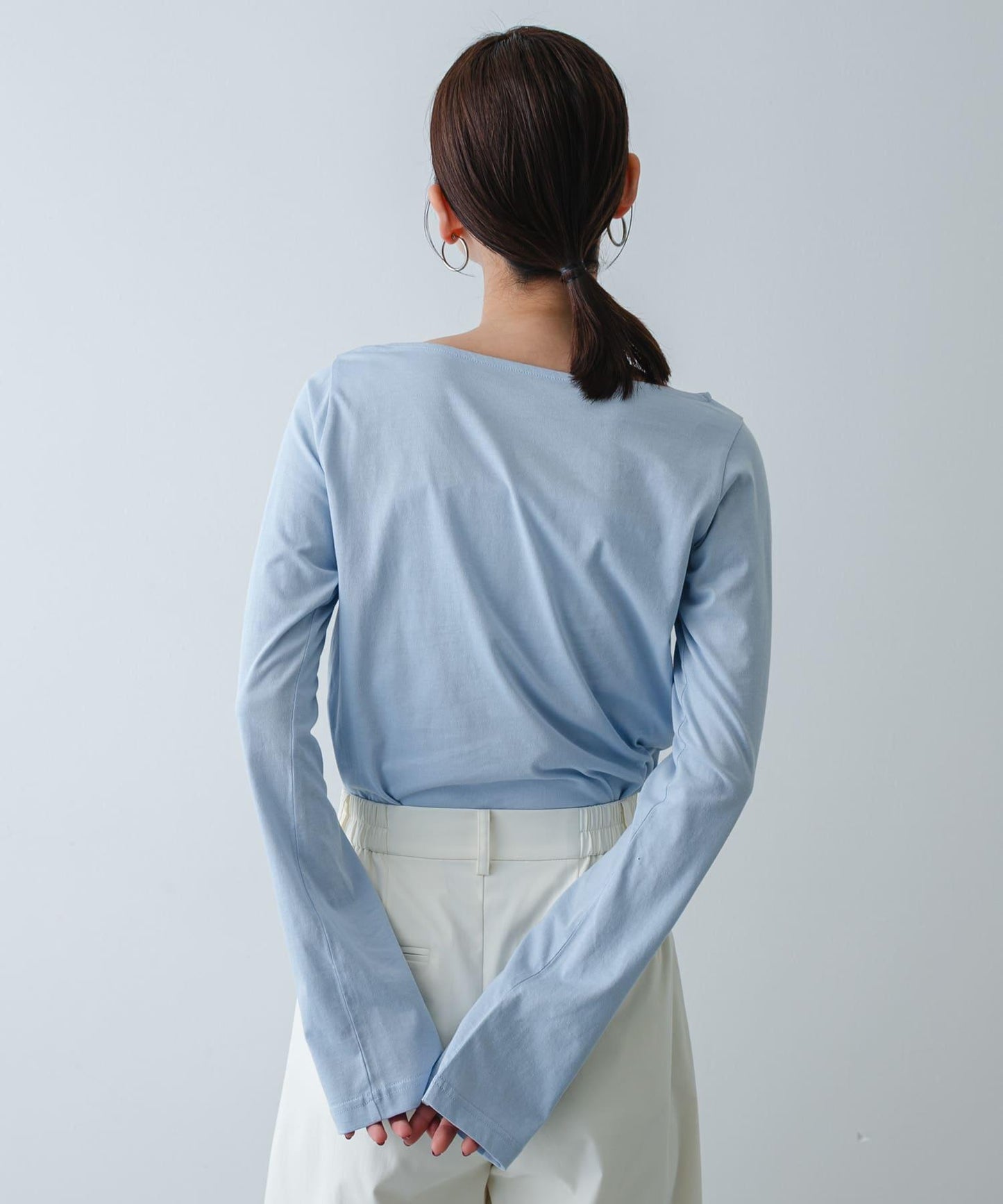 直筒版型 船領 透膚面料 T恤