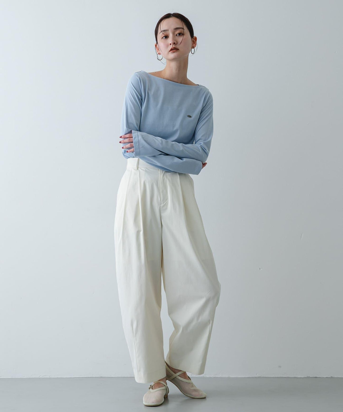 直筒版型 船領 透膚面料 T恤