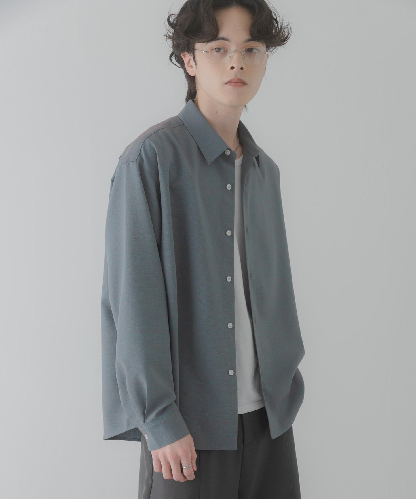 彩色粗節紋 標準領設計 襯衫