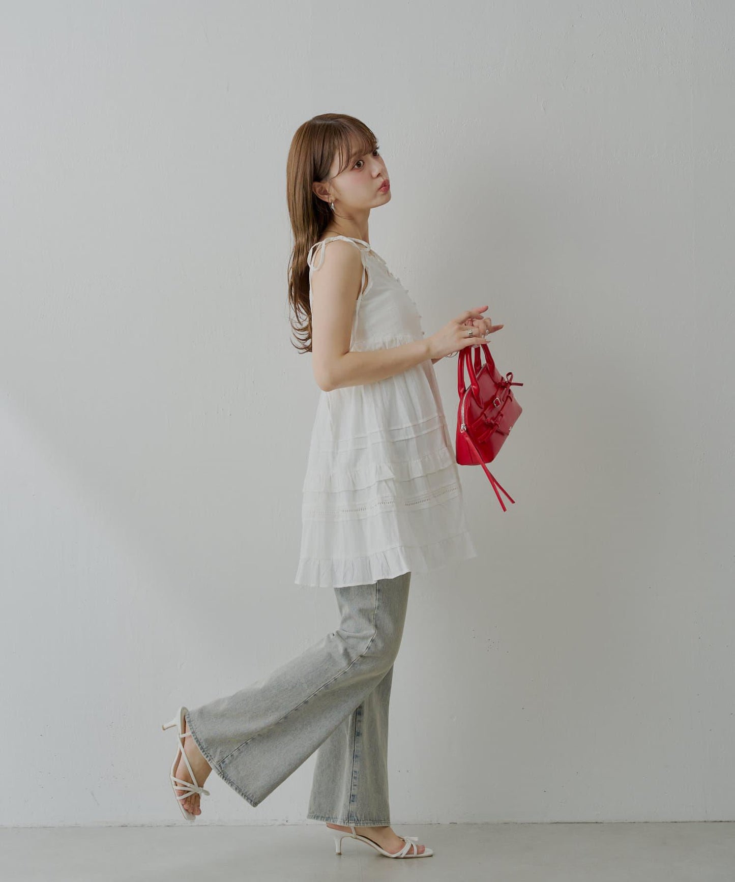 Chico 肩部蝴蝶結 棉質蕾絲荷葉邊 吊帶迷你連衣裙