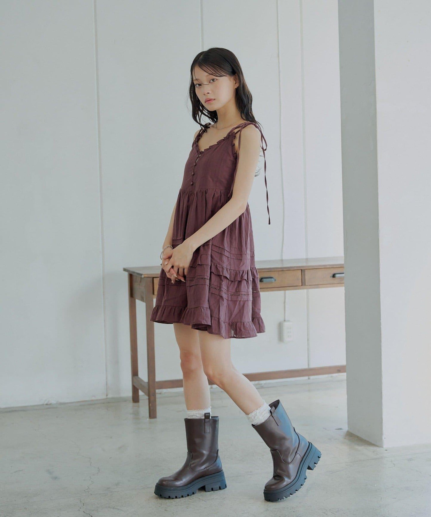 Chico 肩部蝴蝶結 棉質蕾絲荷葉邊 吊帶迷你連衣裙