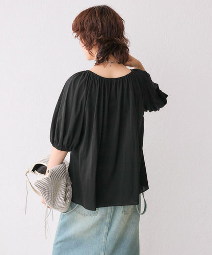 褶皺設計 彈力面料 套頭上衣