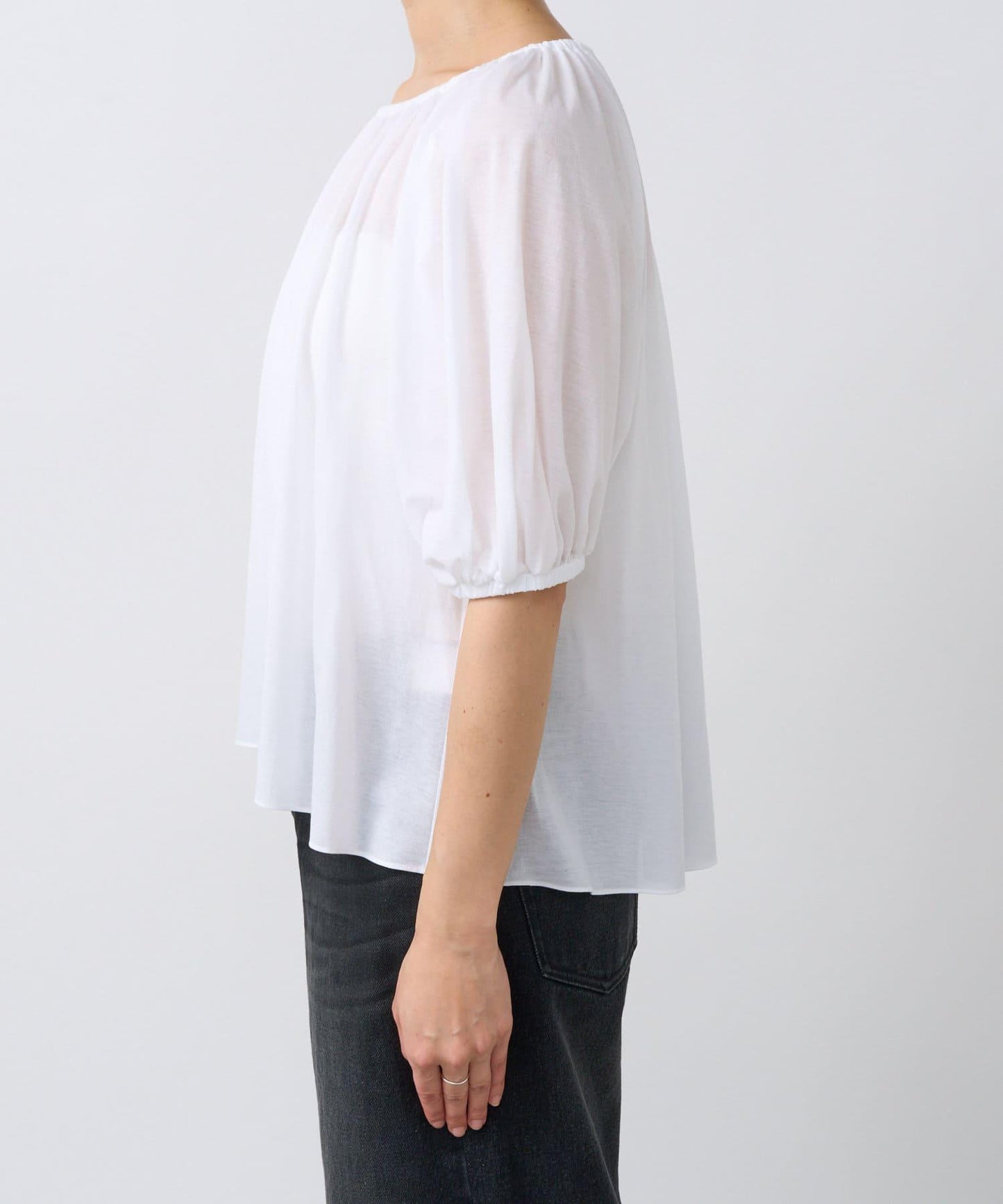 褶皺設計 彈力面料 套頭上衣