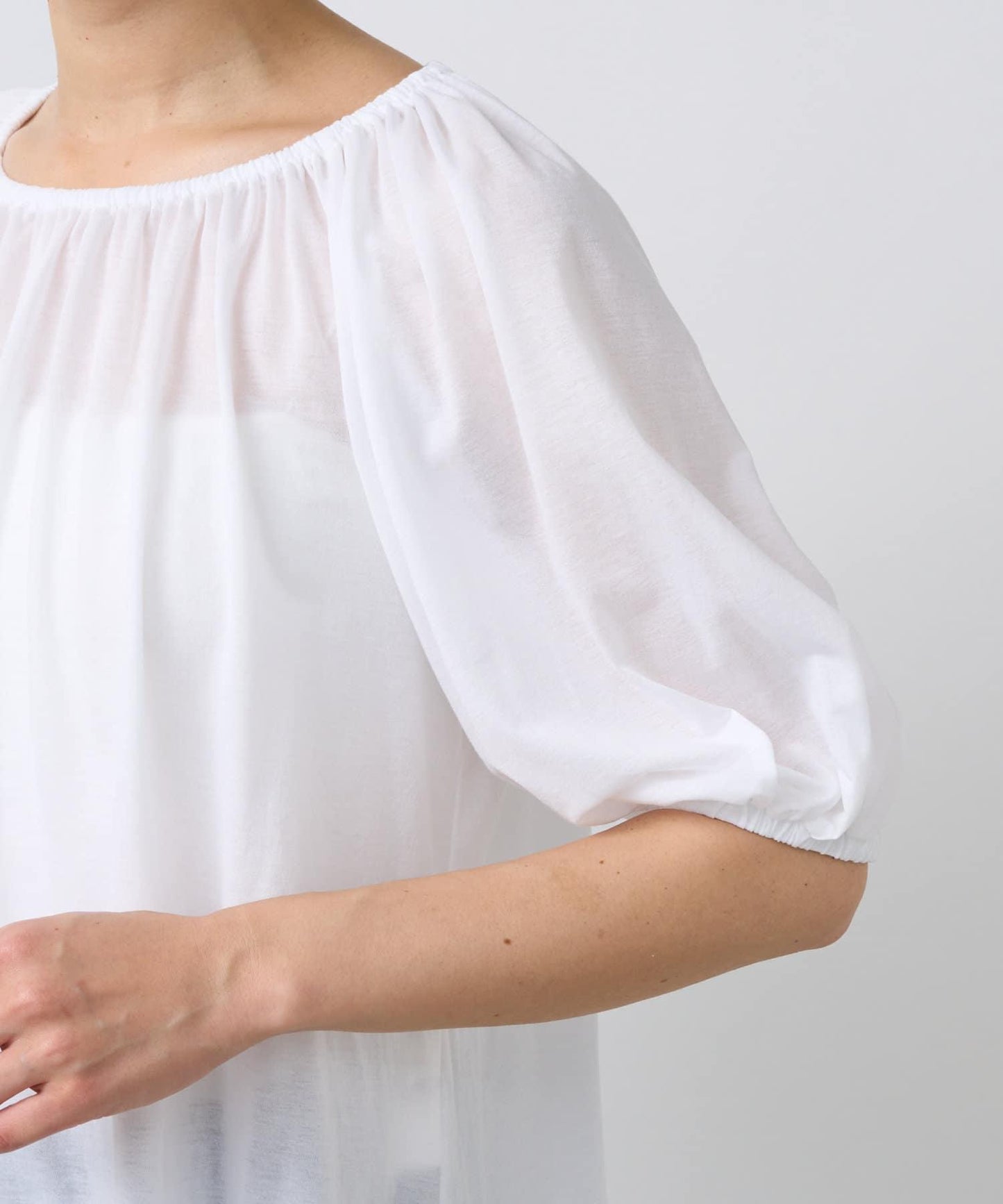 褶皺設計 彈力面料 套頭上衣