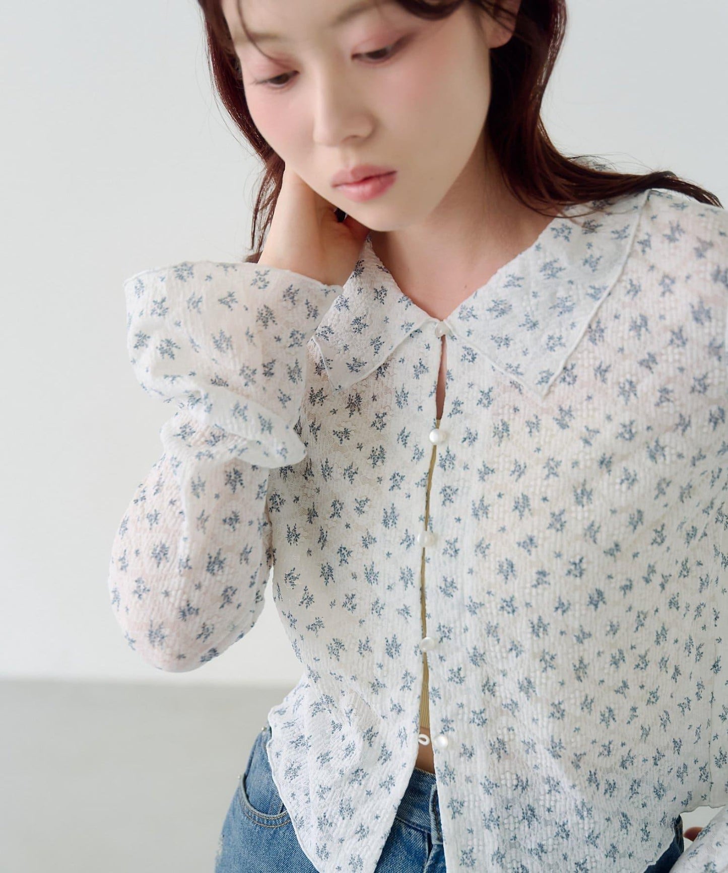 蕾絲花卉領口針織開衫