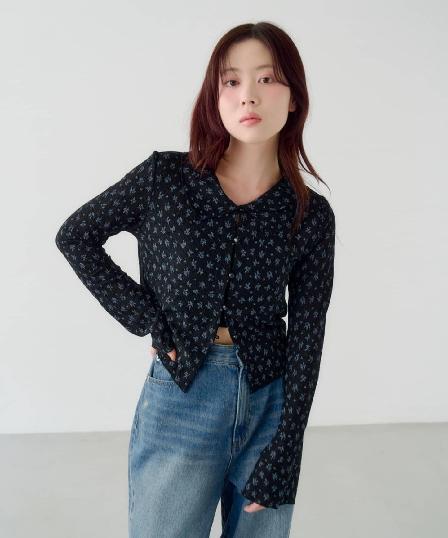 蕾絲花卉領口針織開衫