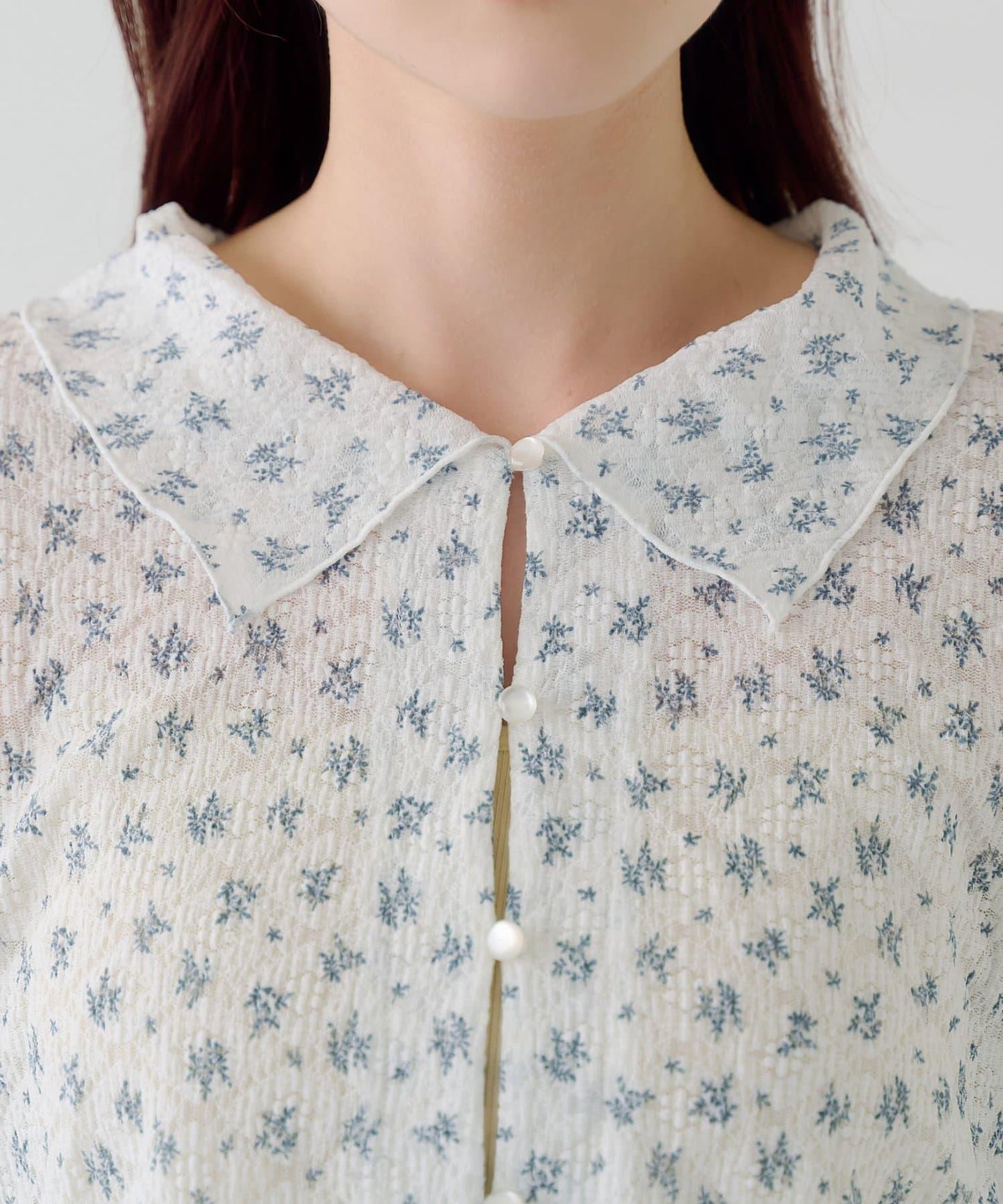 蕾絲花卉領口針織開衫