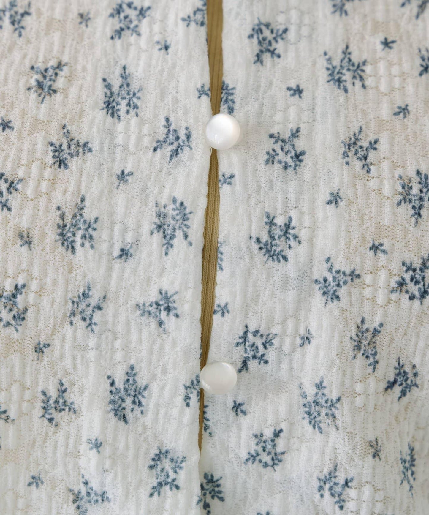 蕾絲花卉領口針織開衫