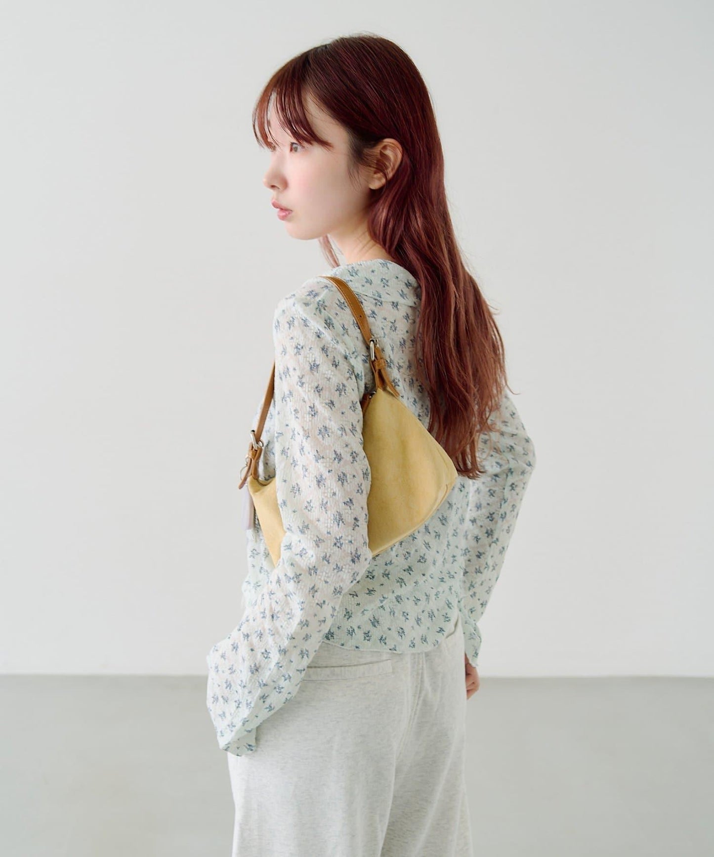 蕾絲花卉領口針織開衫