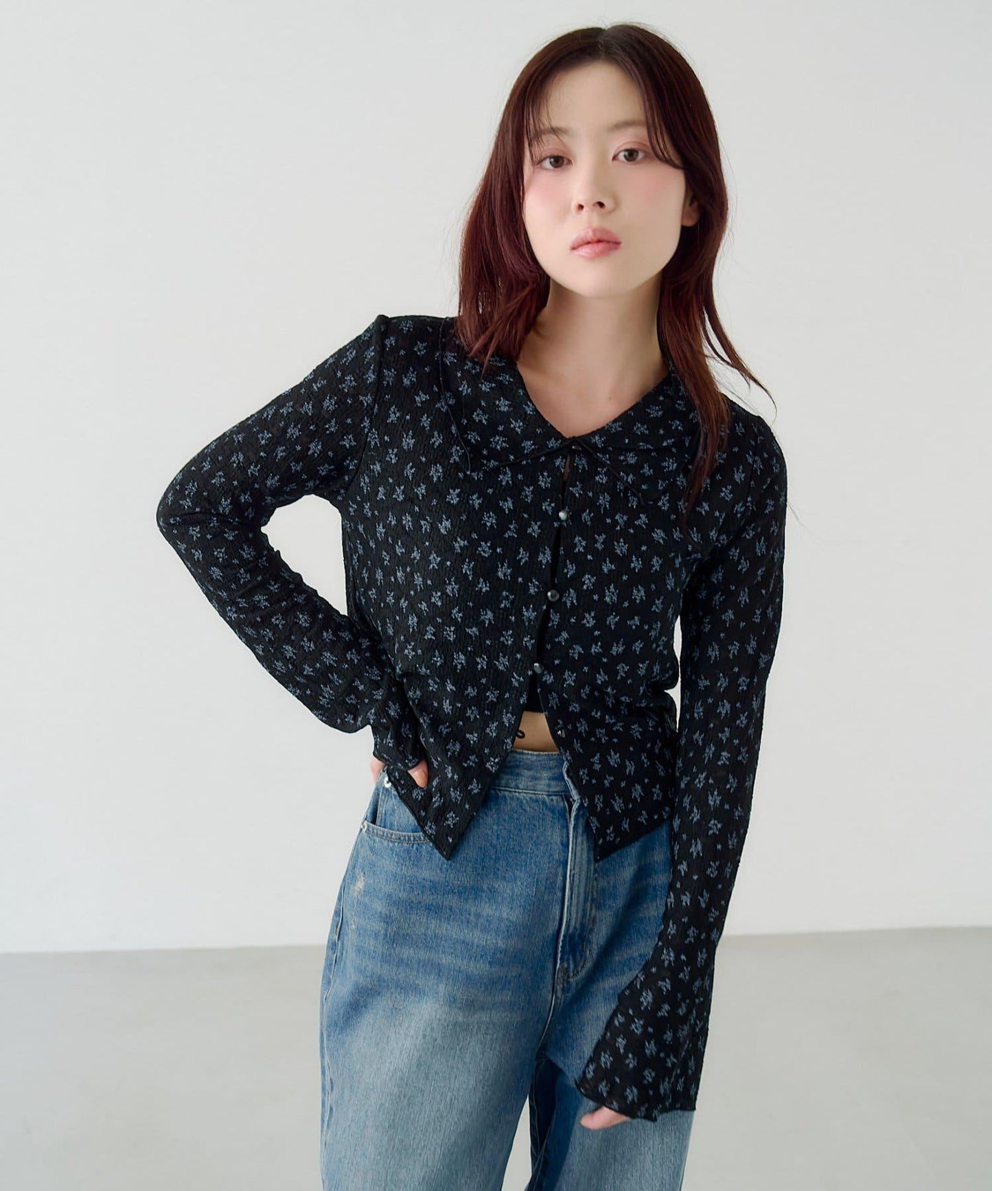 蕾絲花卉領口針織開衫