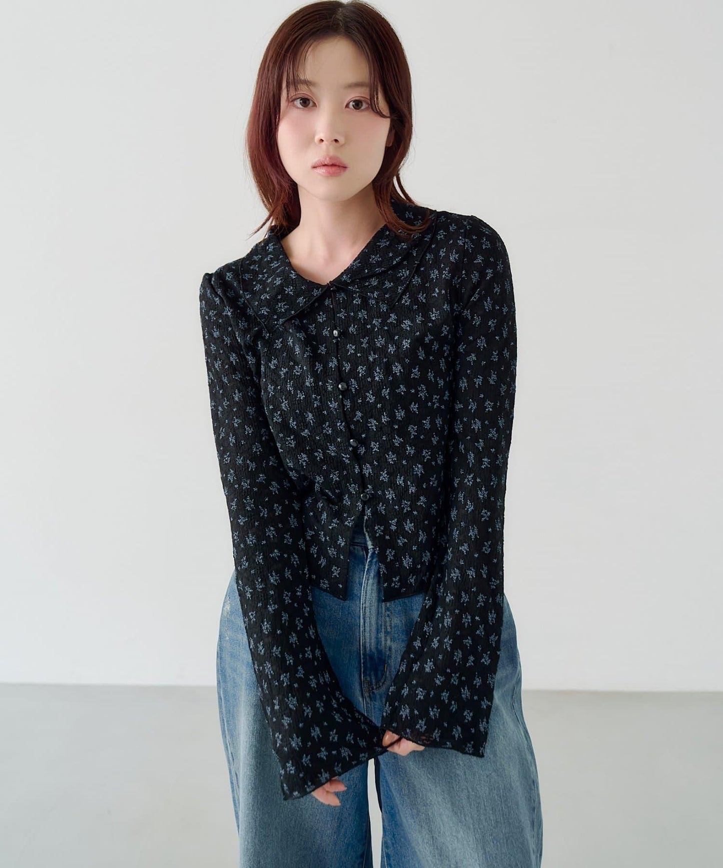 蕾絲花卉領口針織開衫