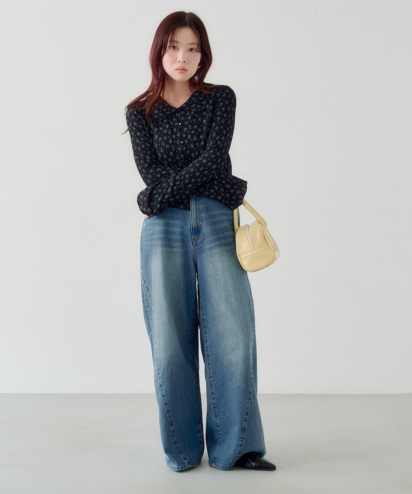 蕾絲花卉領口針織開衫