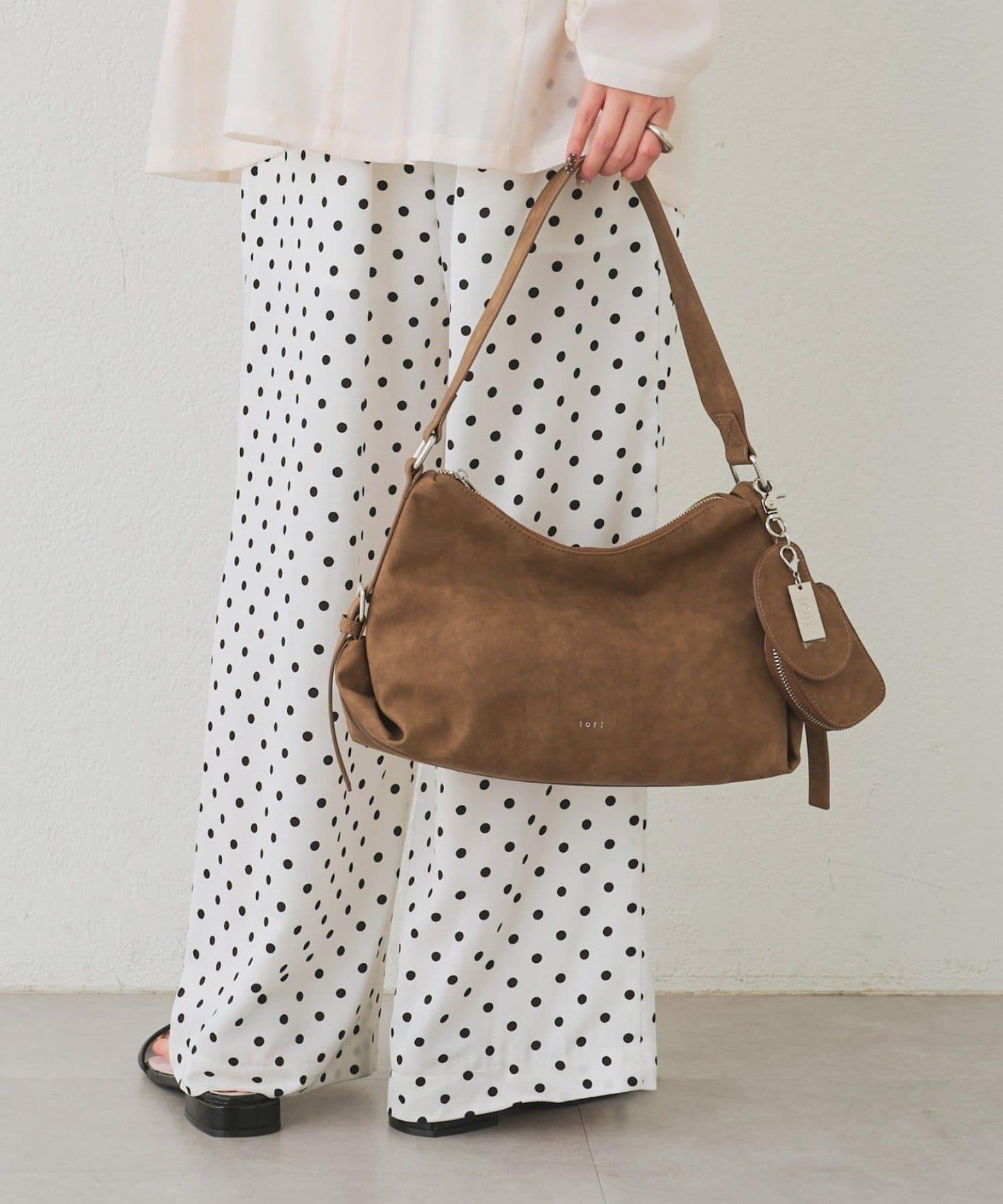 loti 豆形帶鏡收納包