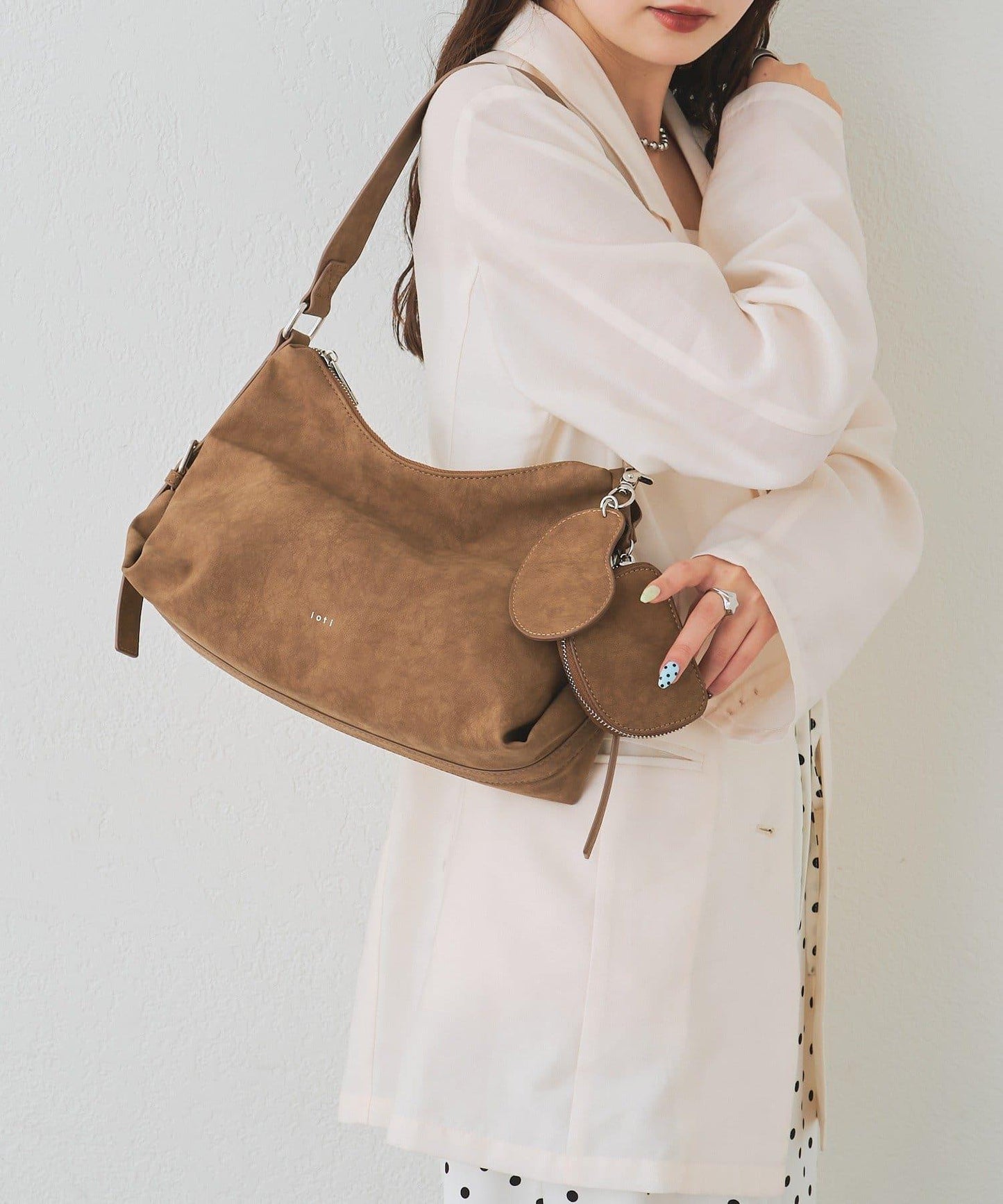 loti 豆形帶鏡收納包