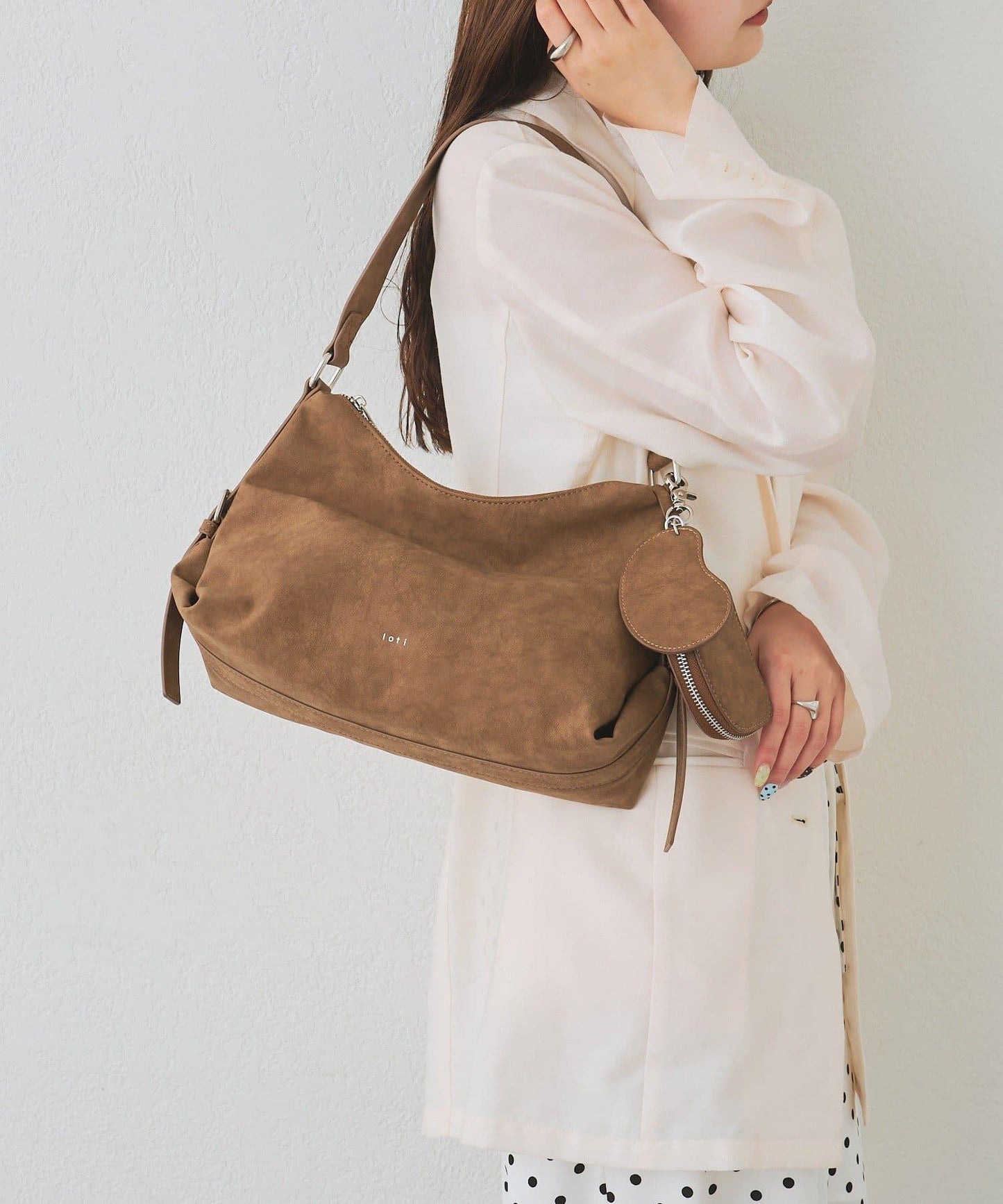 loti 豆形帶鏡收納包