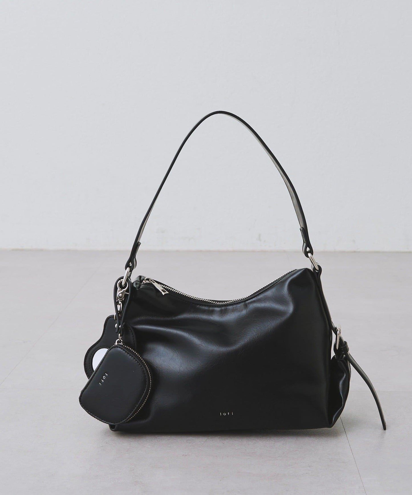 loti 豆形帶鏡收納包