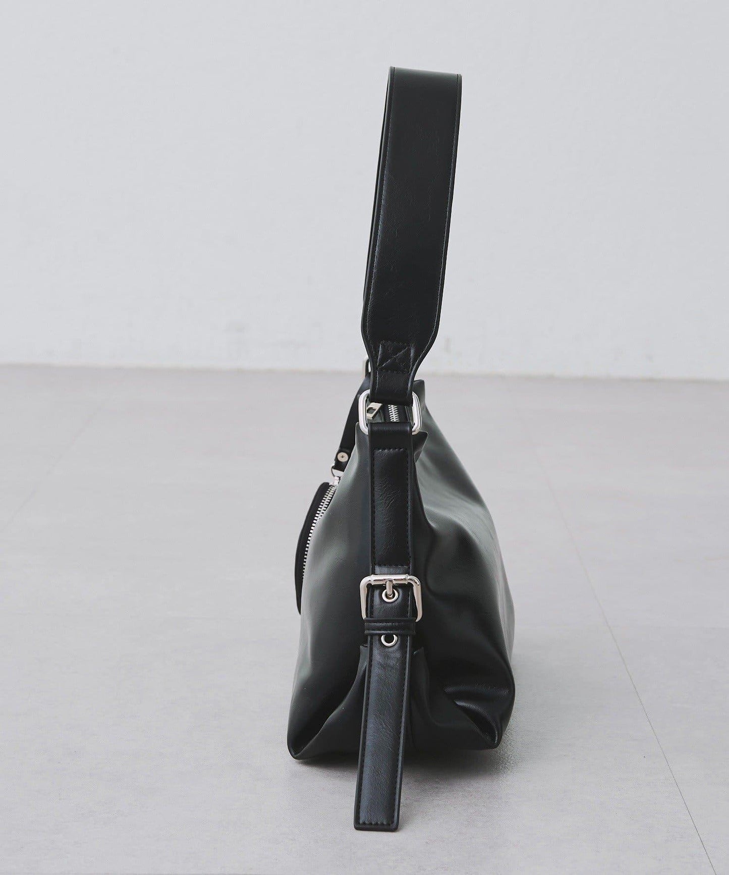 loti 豆形帶鏡收納包