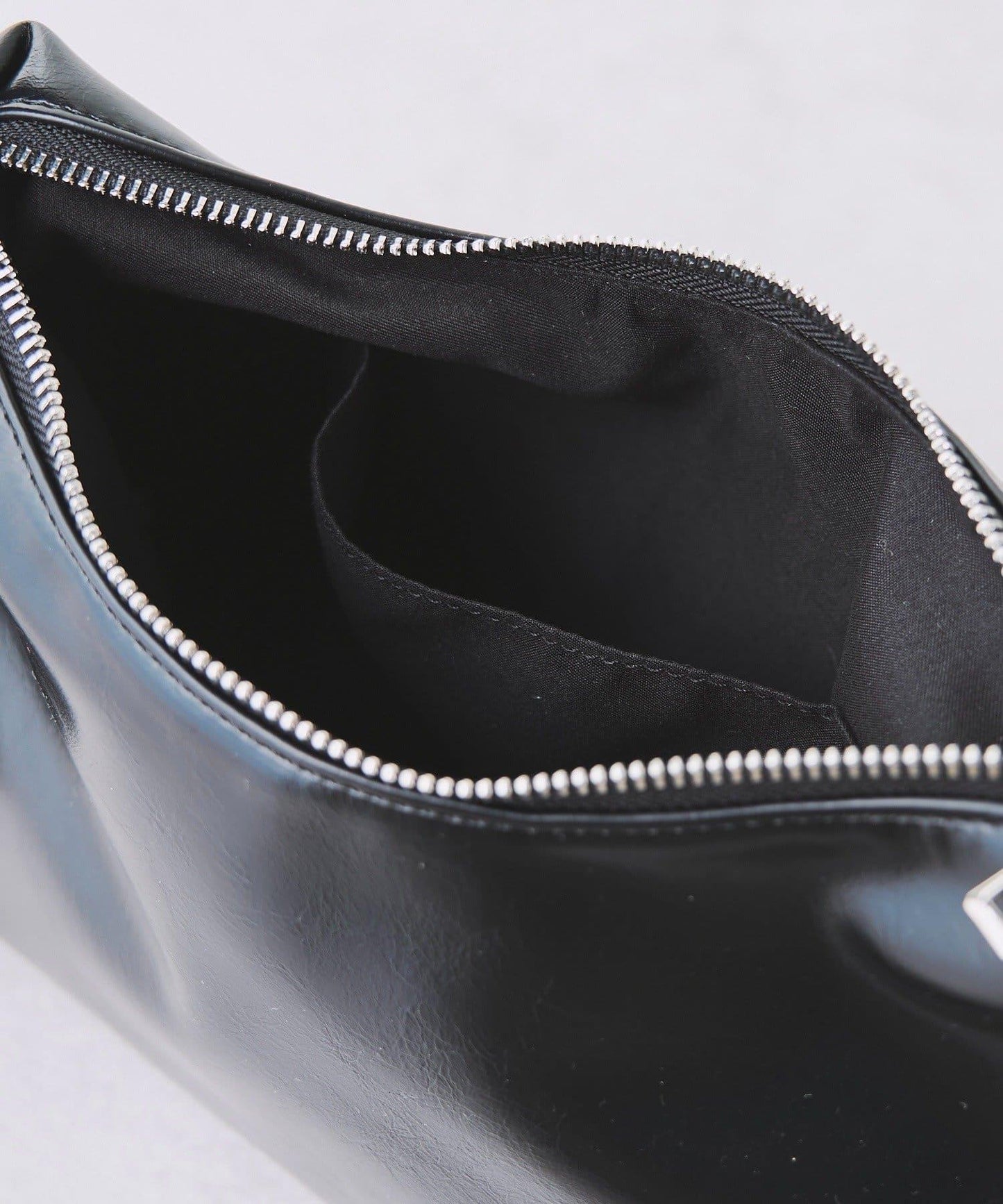 loti 豆形帶鏡收納包