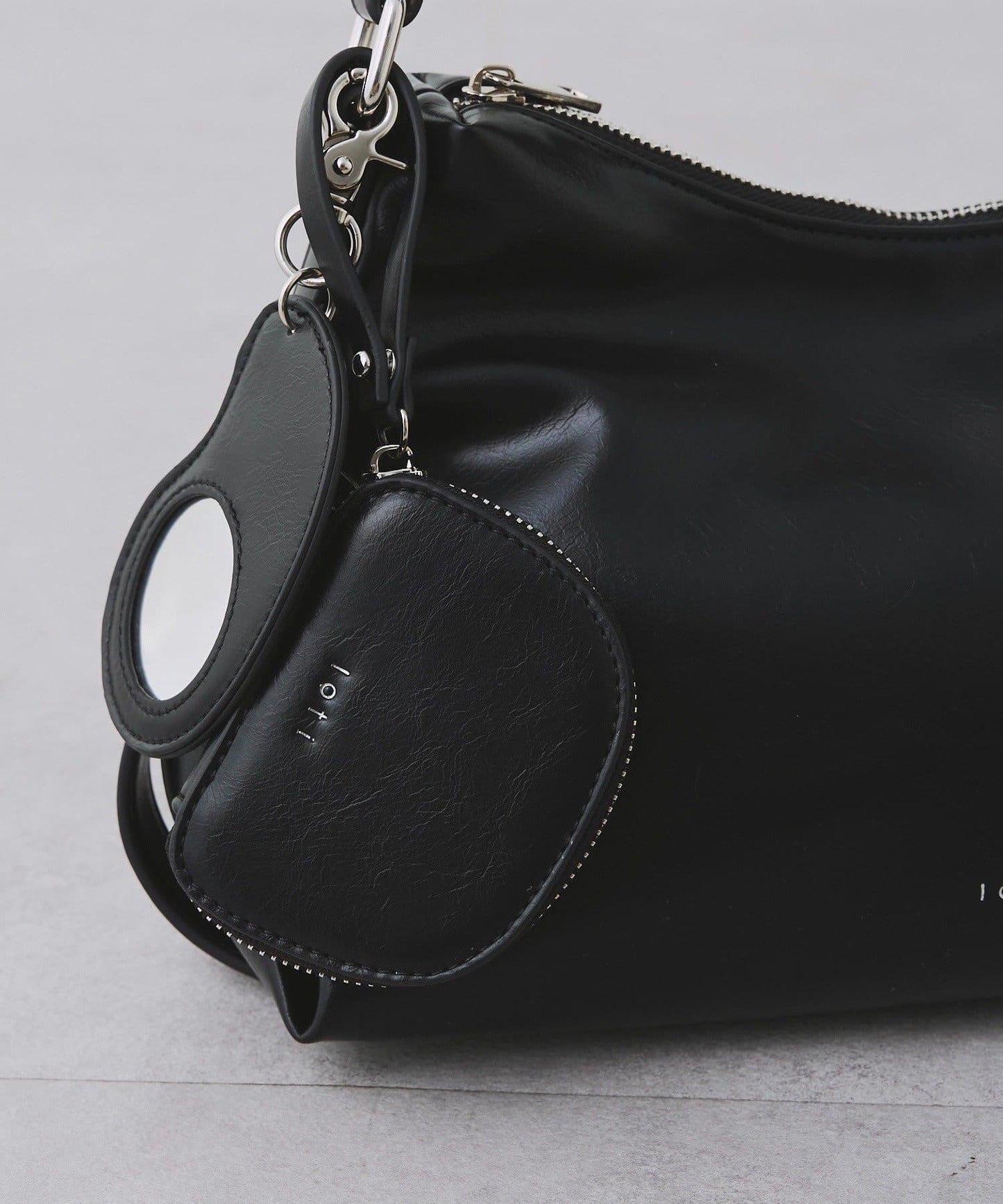 loti 豆形帶鏡收納包