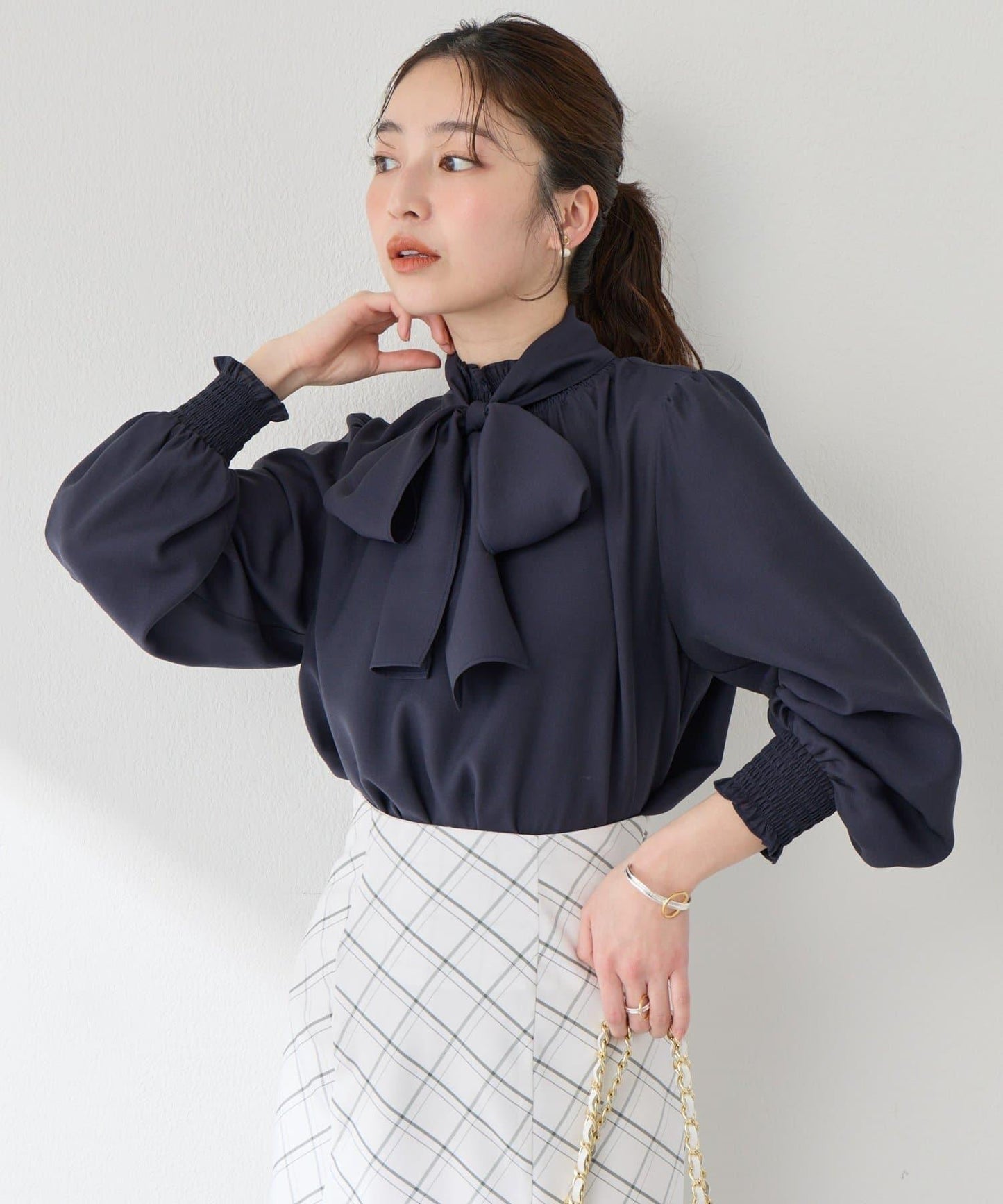 蝴蝶結繫帶 抽褶設計 女襯衫