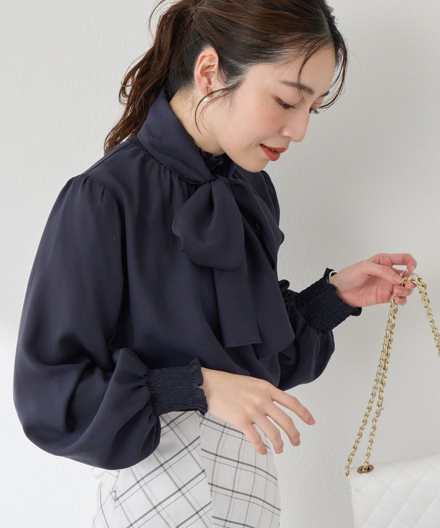 蝴蝶結繫帶 抽褶設計 女襯衫