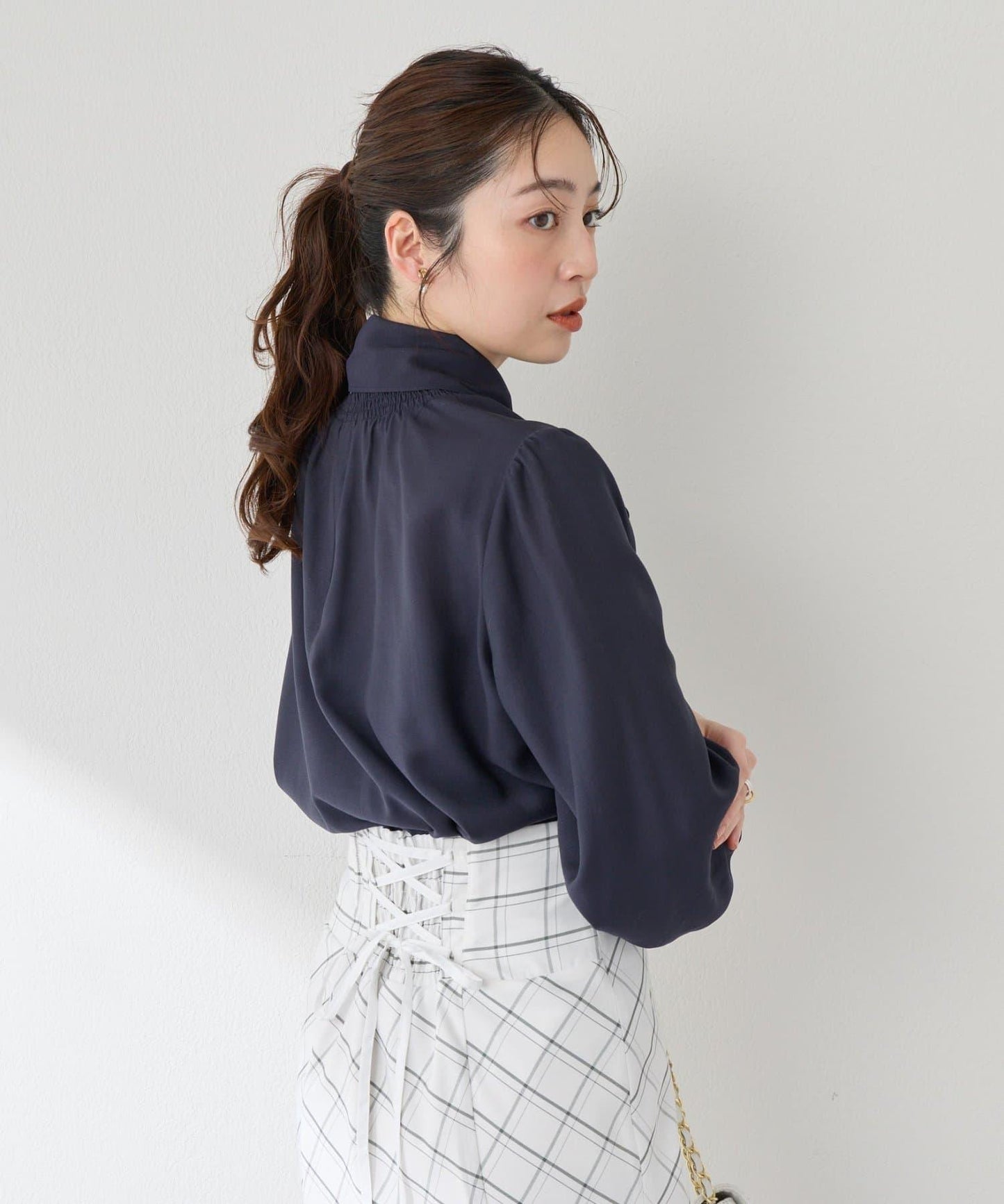 蝴蝶結繫帶 抽褶設計 女襯衫