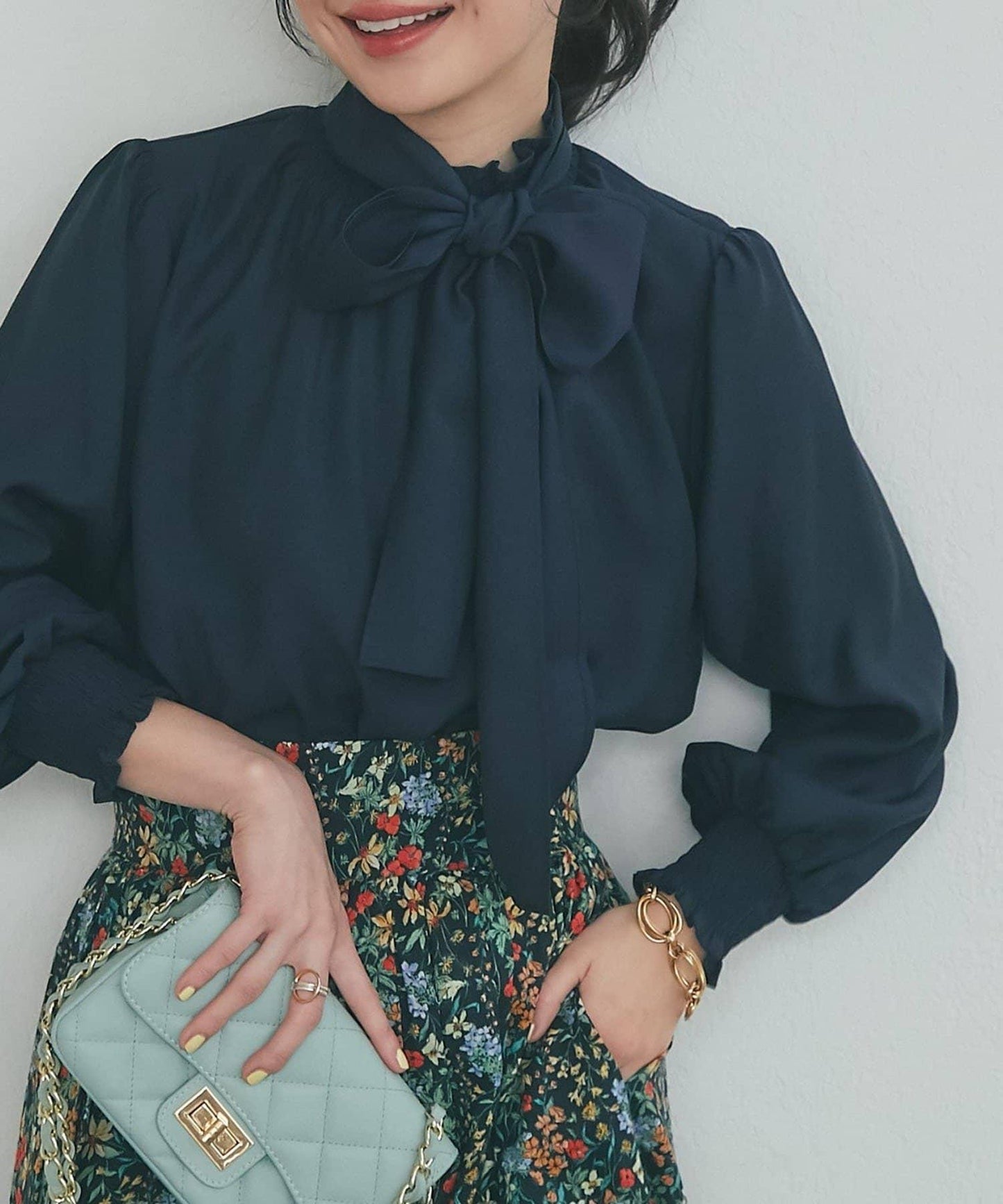 蝴蝶結繫帶 抽褶設計 女襯衫