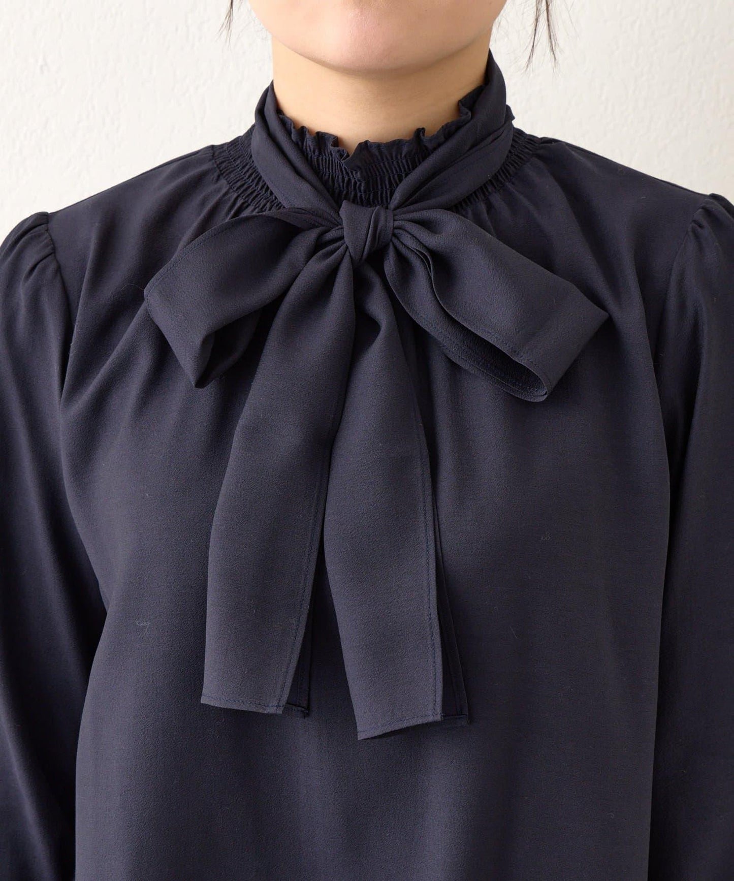 蝴蝶結繫帶 抽褶設計 女襯衫