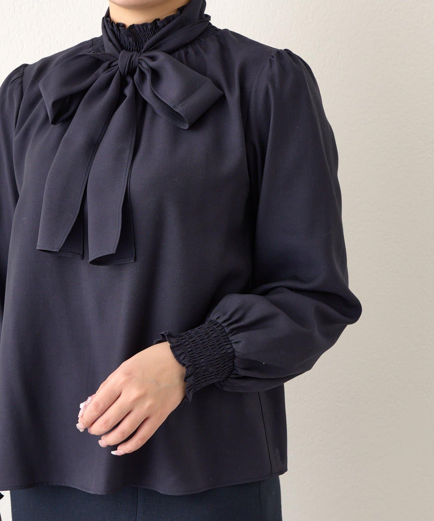 蝴蝶結繫帶 抽褶設計 女襯衫