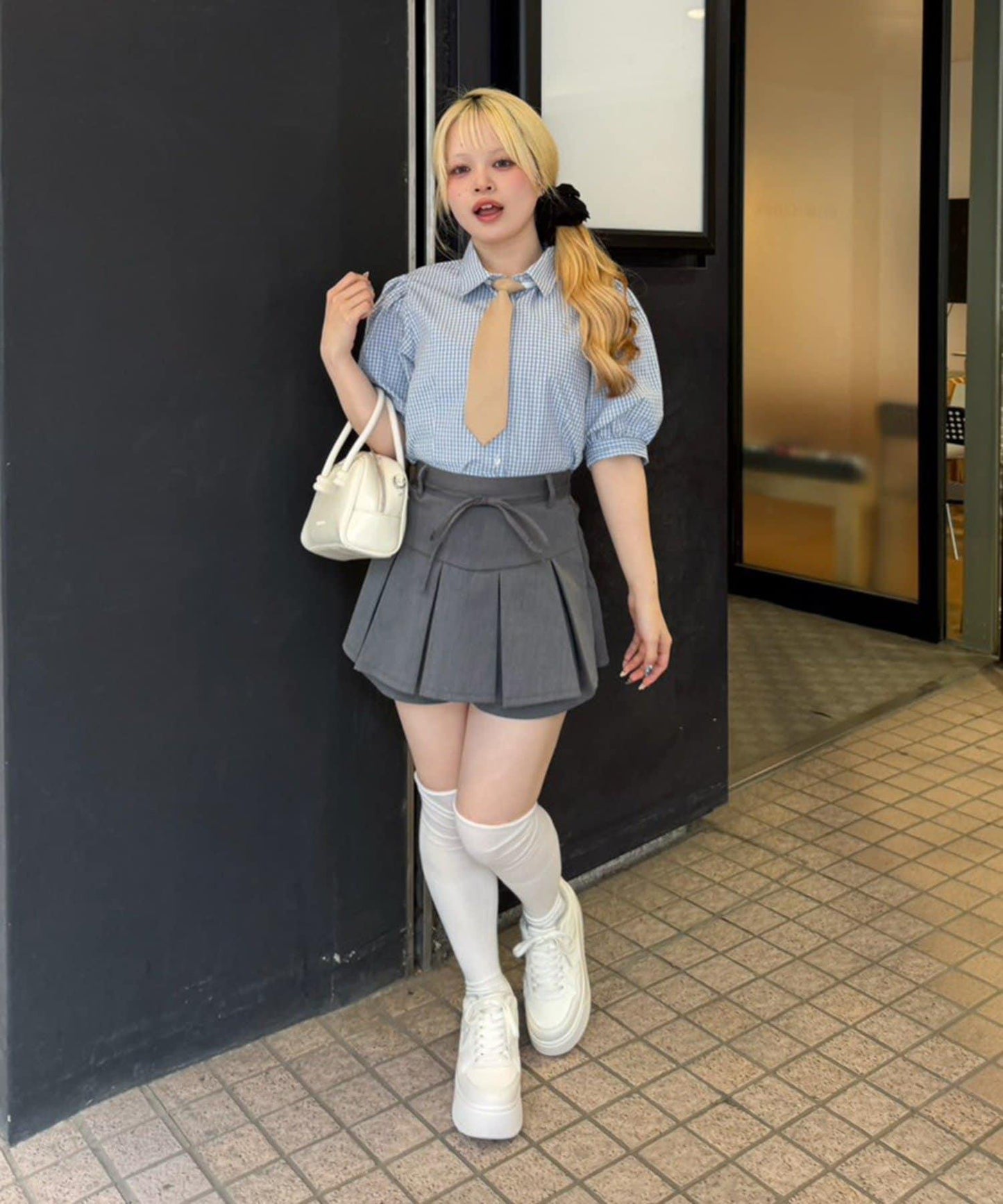 ANOTHER BRANCH 校園風附領帶襯衫