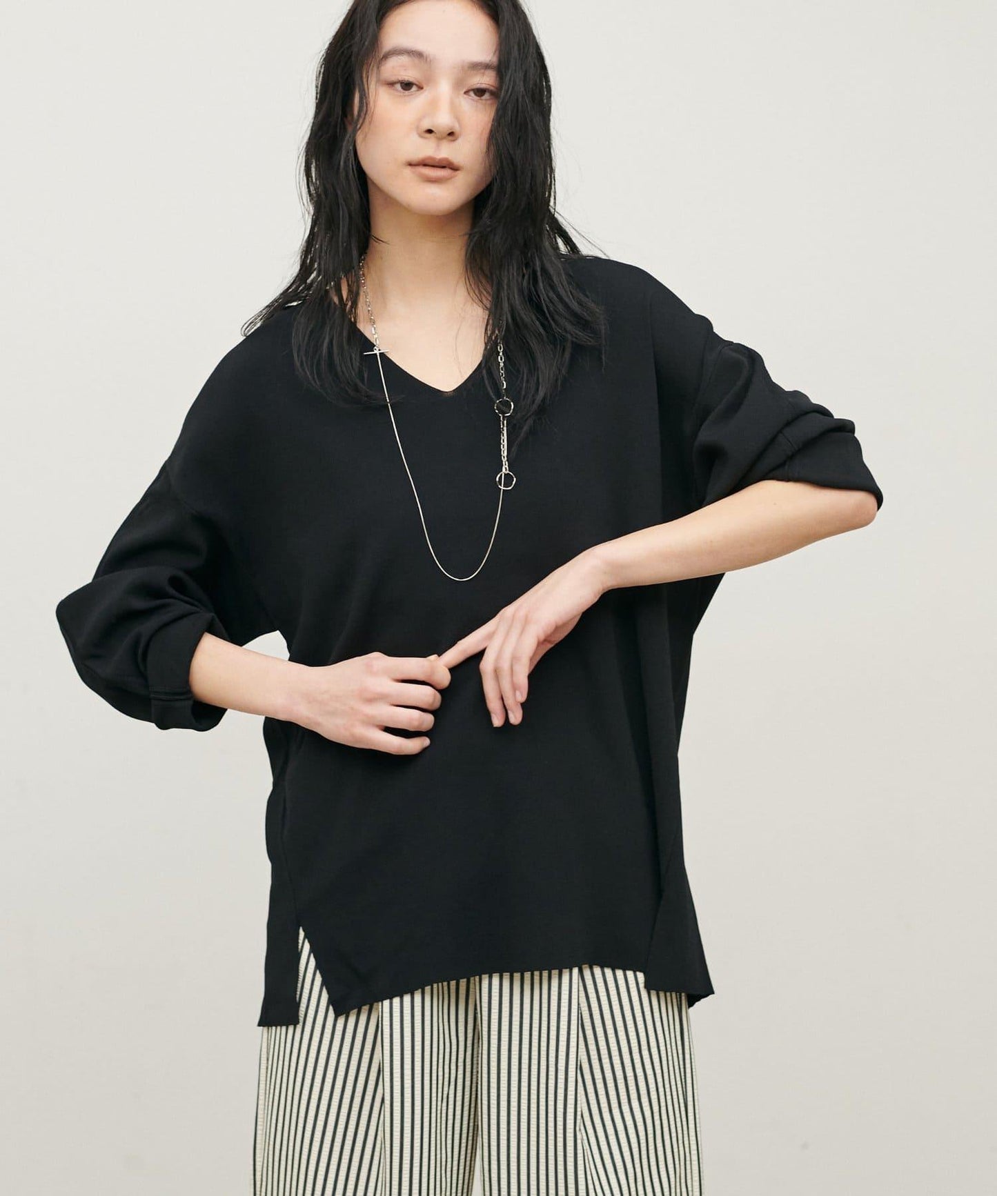 UV接觸冷感 寬鬆 deep V 針織上衣