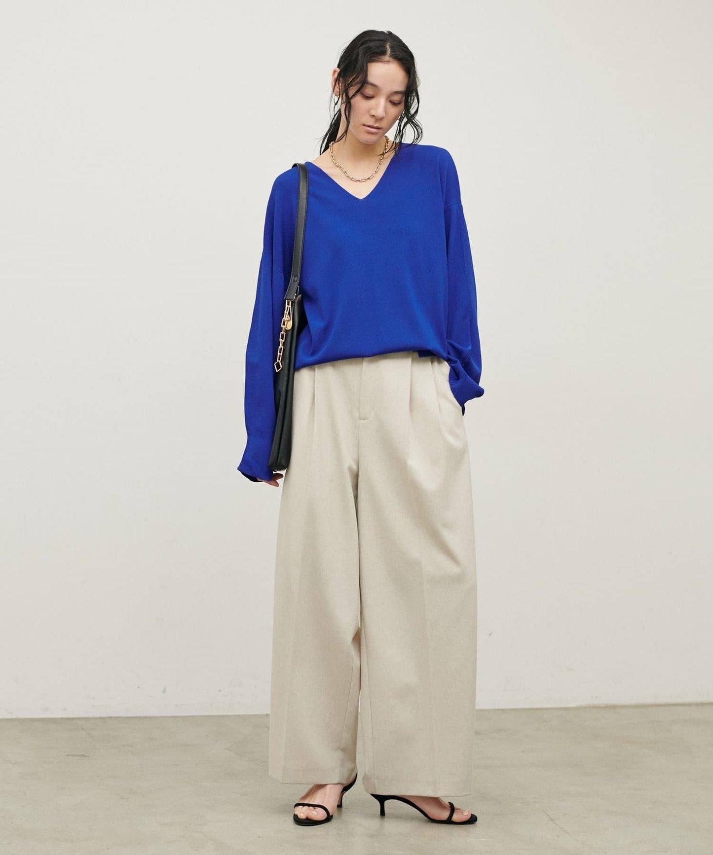 UV接觸冷感 寬鬆 deep V 針織上衣