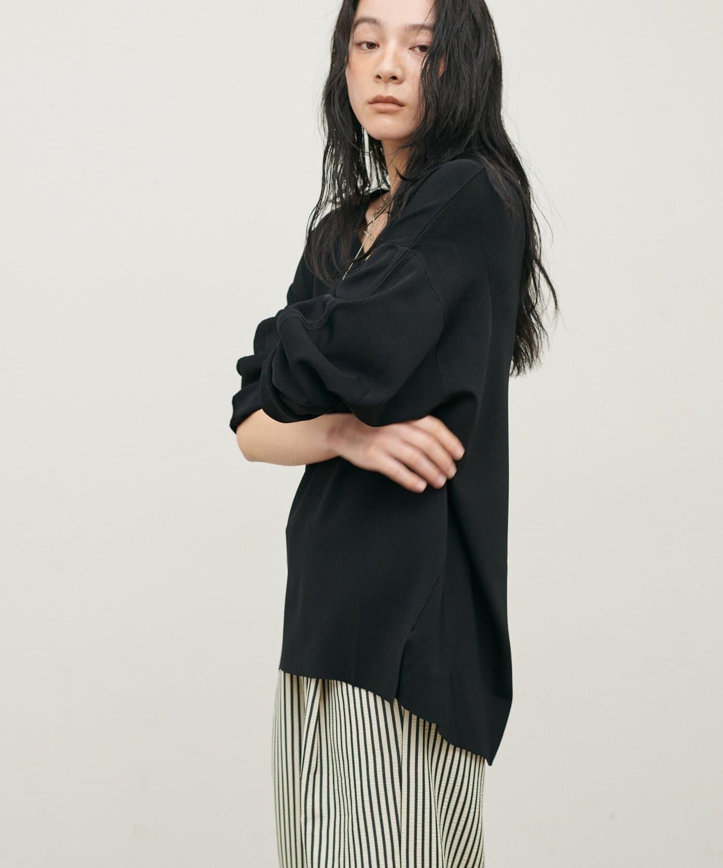 UV接觸冷感 寬鬆 deep V 針織上衣