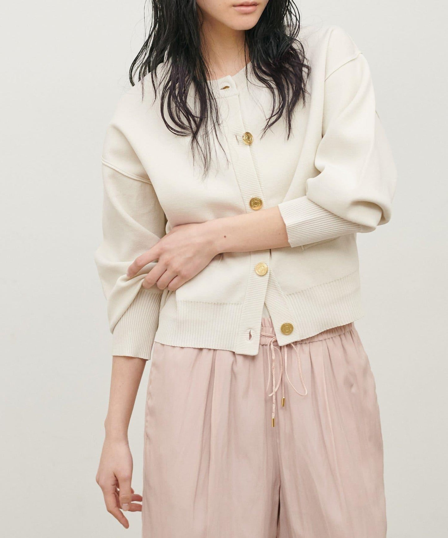 含Logo金扣聚酯圓領針織開衫