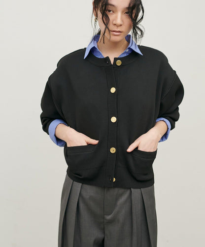 含Logo金扣聚酯圓領針織開衫