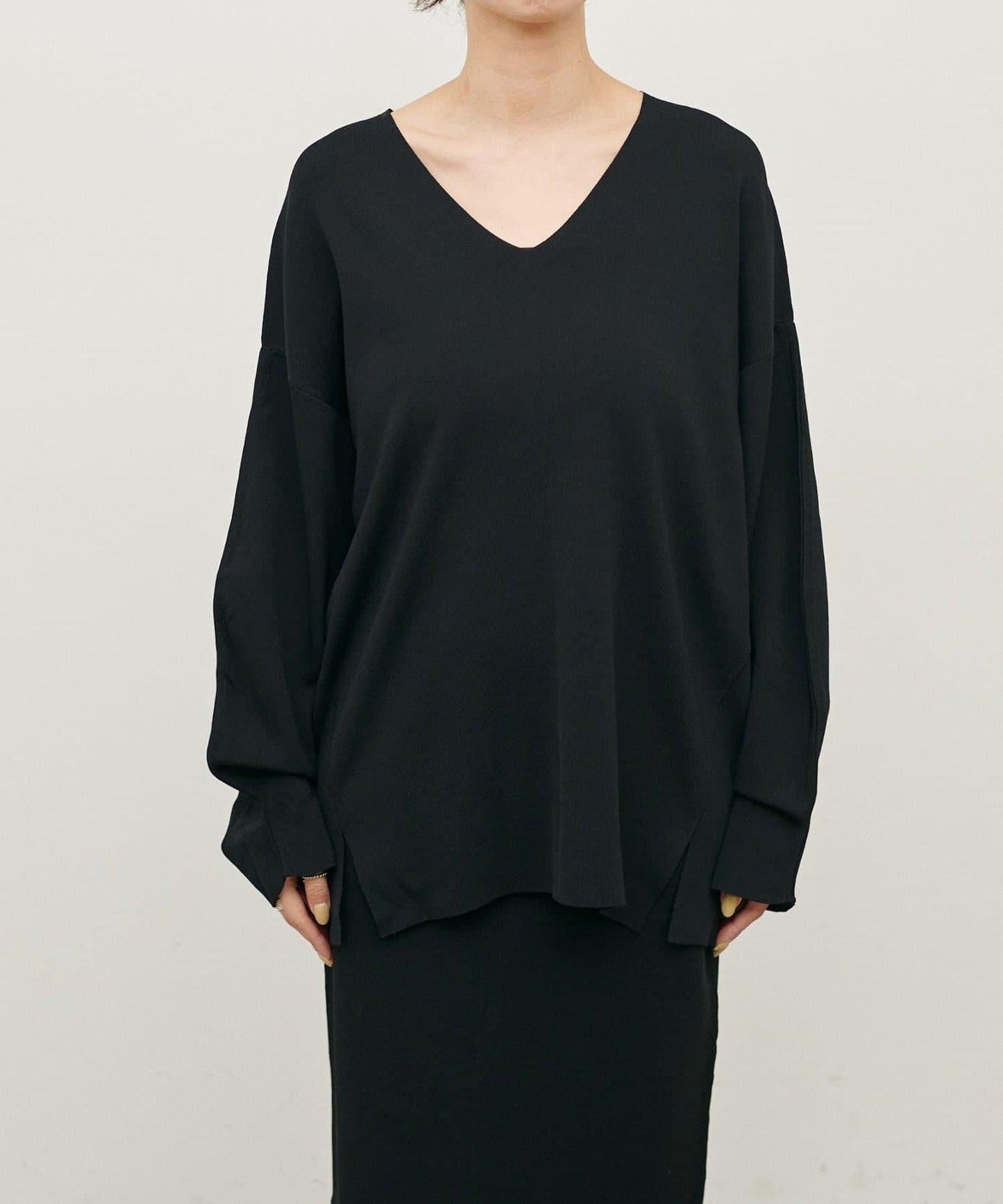 UV接觸冷感 寬鬆 deep V 針織上衣