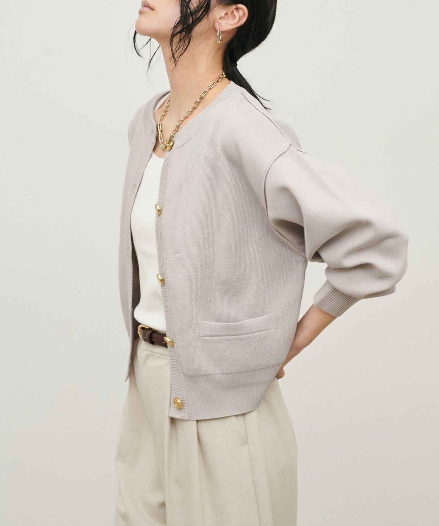 含Logo金扣聚酯圓領針織開衫