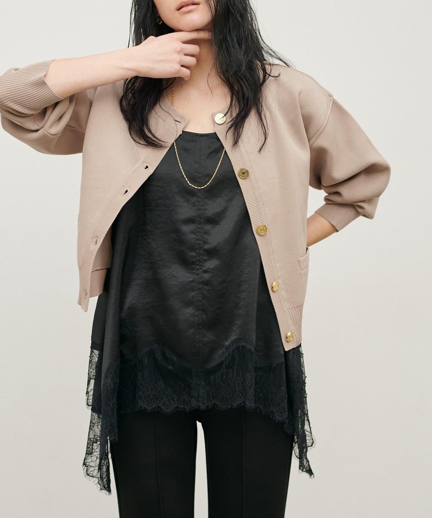 含Logo金扣聚酯圓領針織開衫