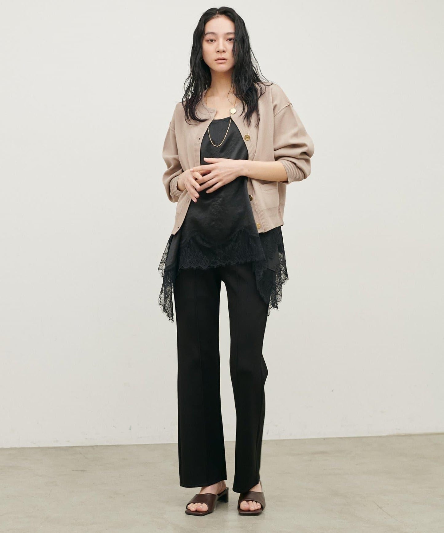 含Logo金扣聚酯圓領針織開衫