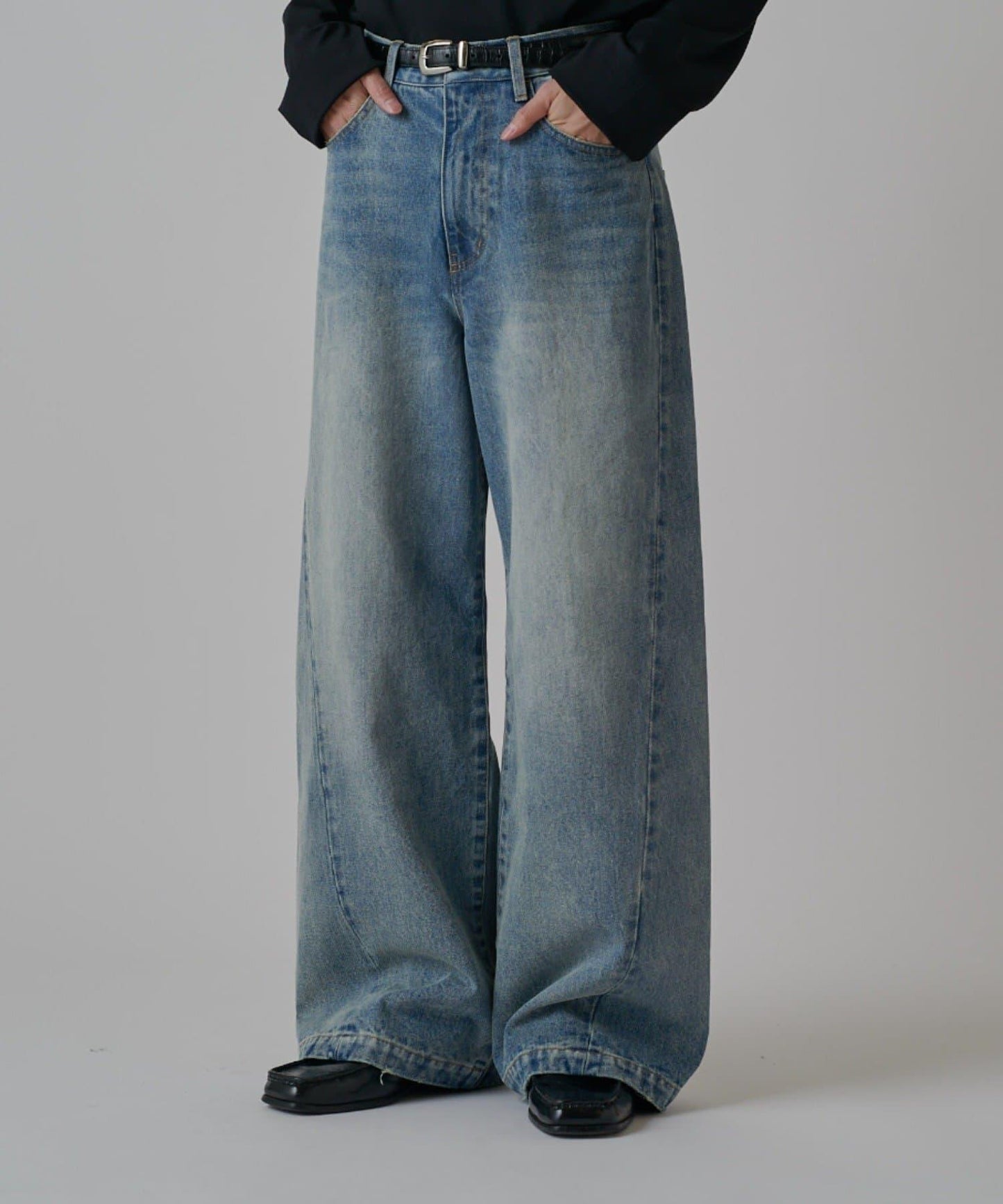 闊腿牛仔褲