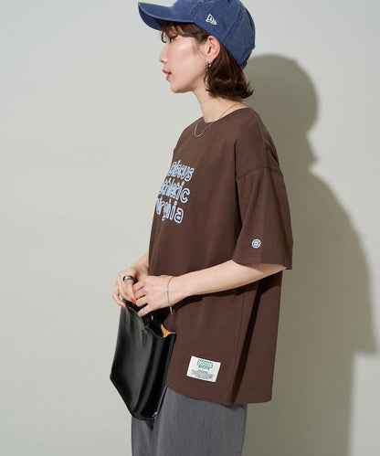 聯名 logo 短袖 T恤