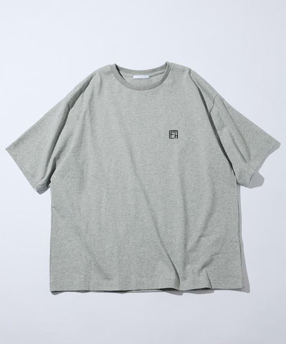 6盎司 前置Logo刺繡 後背印花 圓領T恤 PRINT ROUND FIRST