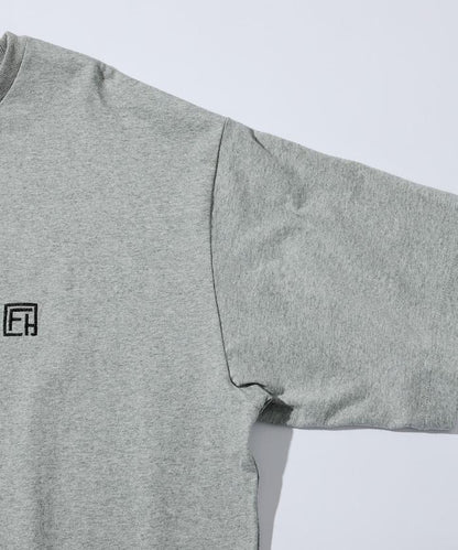 6盎司 前置Logo刺繡 後背印花 圓領T恤 PRINT ROUND FIRST